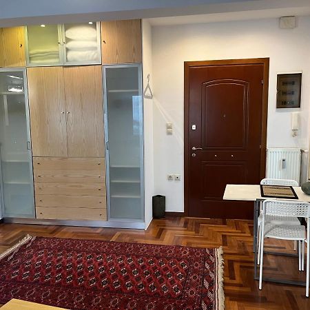 Chita'S Downtown Apartment Ioannina Bagian luar foto