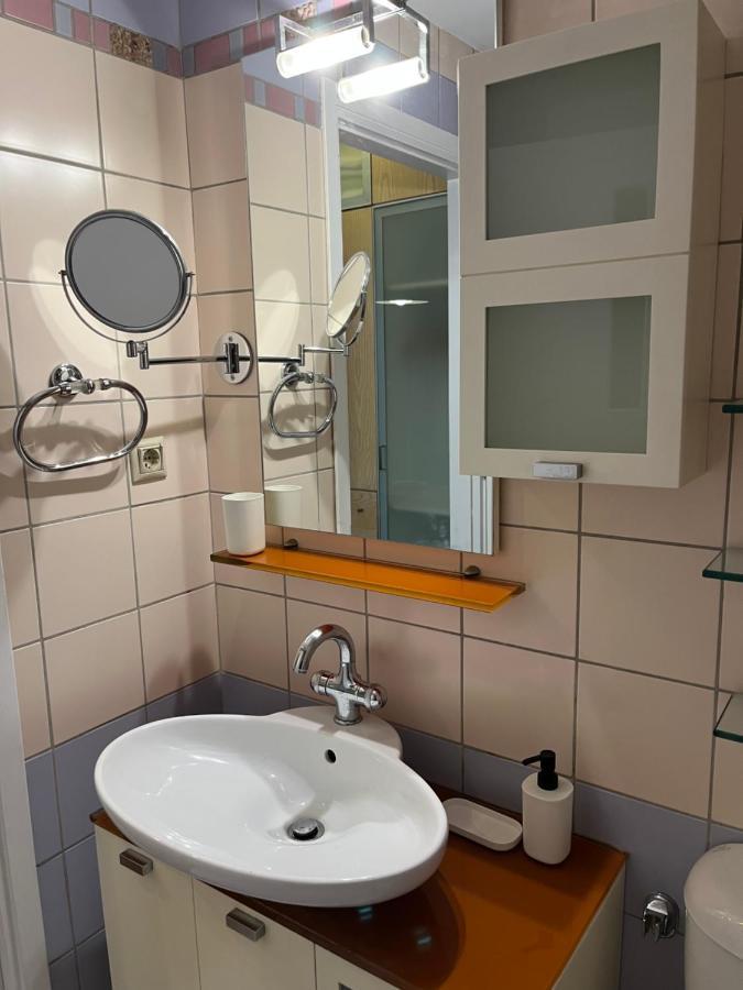 Chita'S Downtown Apartment Ioannina Bagian luar foto